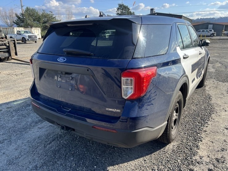 2020-ford-explorer-image-4