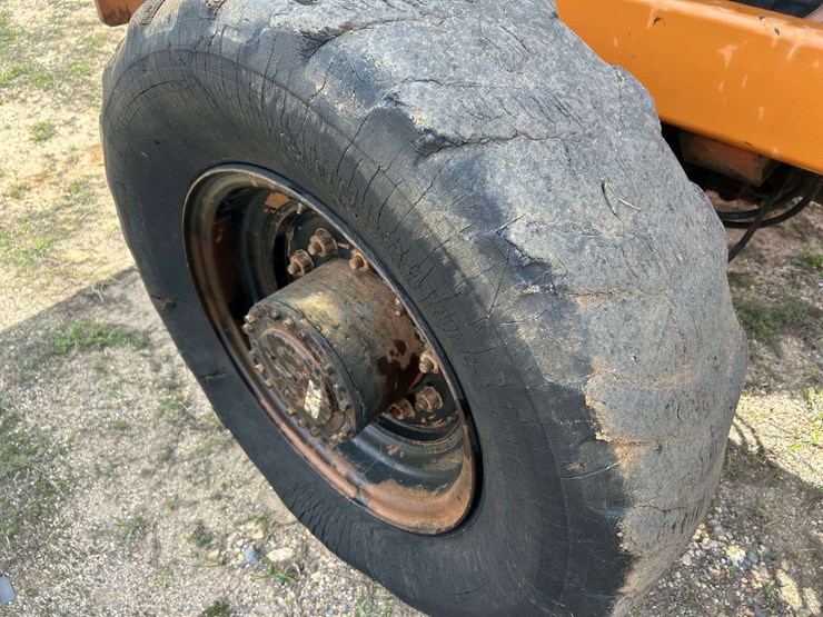 lull-644b-37-image-20