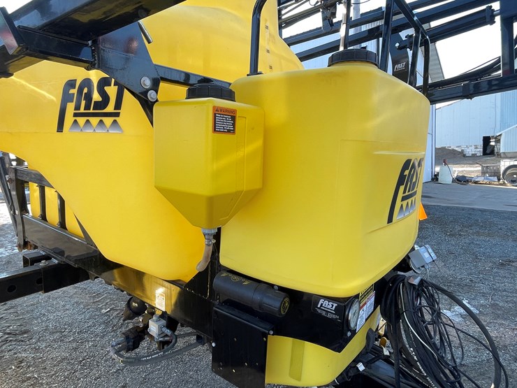 #106-•-fast-9613ft-pull-behind-sprayer-(one-owner)-image-41