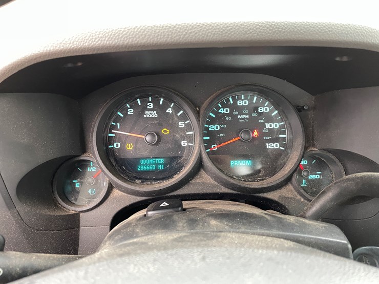 #1476-•-2012-chevy-silverado-pickup-truck-(has-mn-title)-image-35