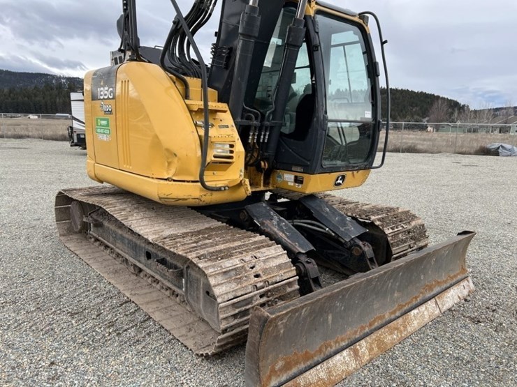 2021-deere-135g-image-10