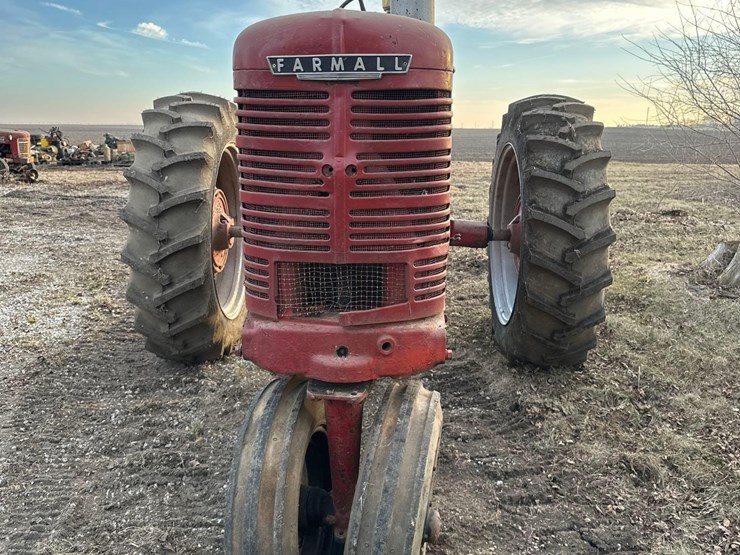 farmall-m-(sn#-232214)-(hess)-image-2