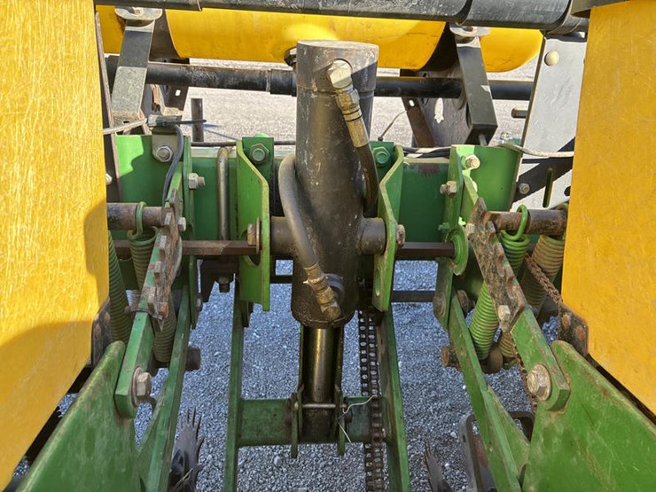 john-deere-7200-image-44