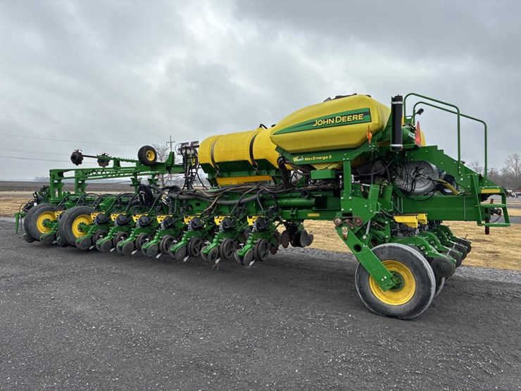 2019-john-deere-1775-image-9