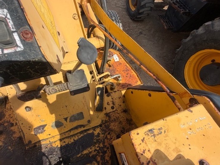 deere-210le-image-40