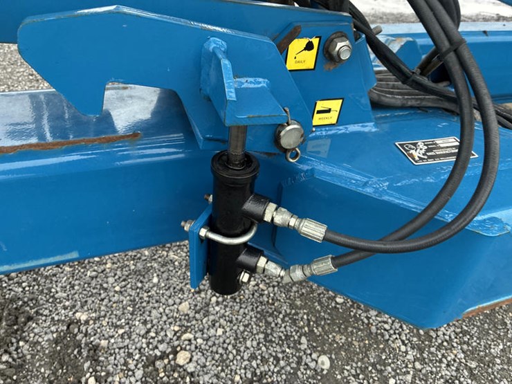 2010-kinze-3600-image-13