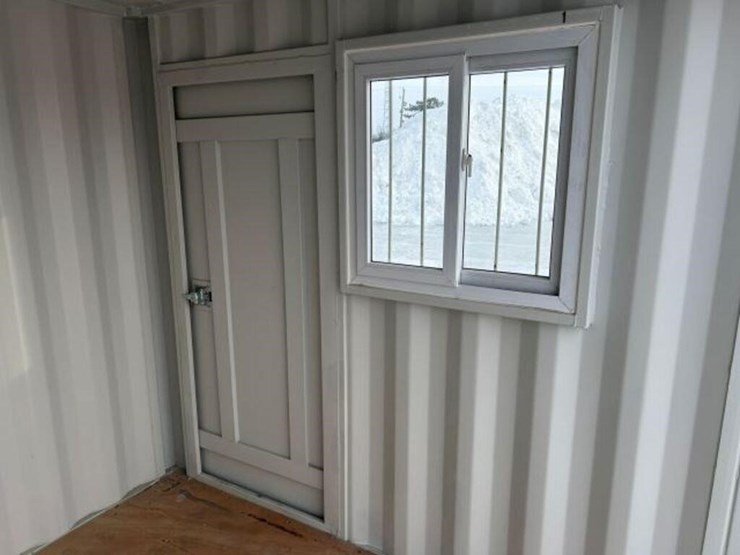 9-ft-shipping-container-image-11