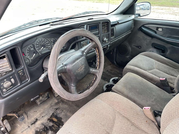 2002-chevrolet-silverado-1500-image-12