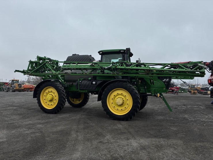 2017-john-deere-r4045-image-3