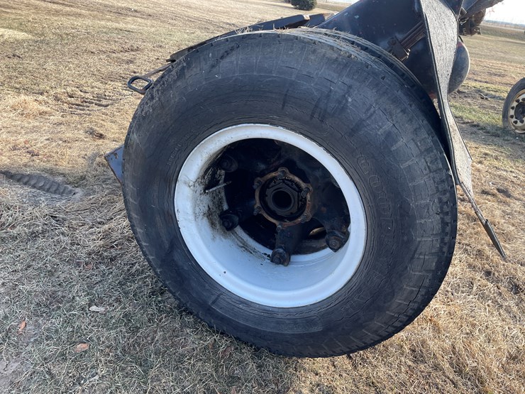 #4218-•-drive-axle-with-5th-wheel-plate-image-6