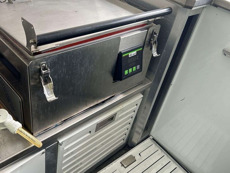 2021-mercedes-benz-sprinter-4500-image-40