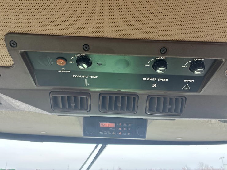 1993-john-deere-6500-image-76