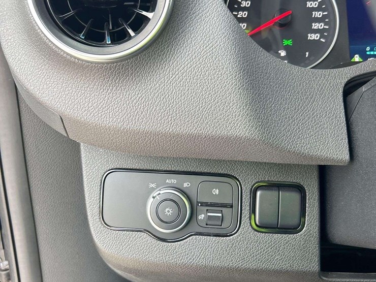 2021-mercedes-benz-sprinter-4500-image-18