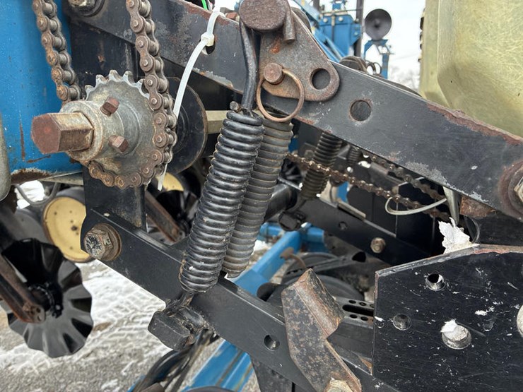 1997-kinze-2600-image-20