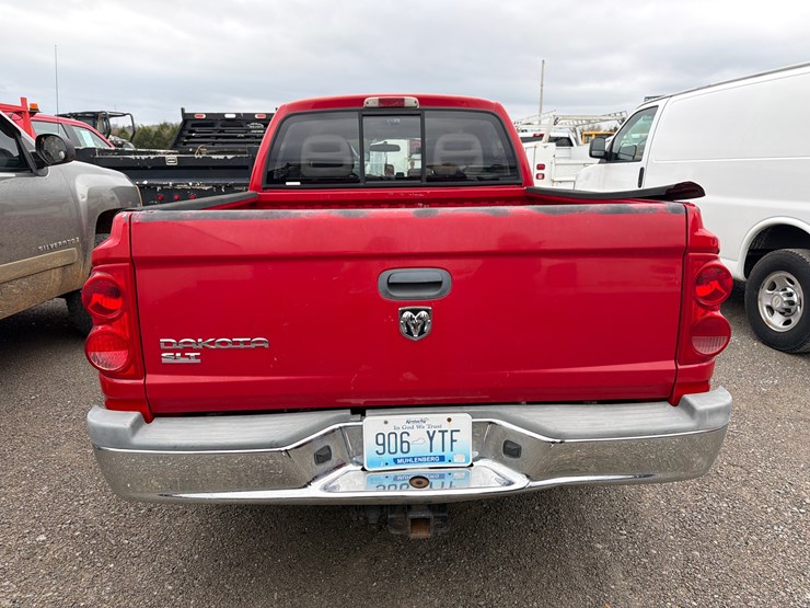 2005-dodge-dakota-slt-image-3