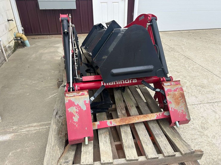 mahindra-2665cl-front-loader-image-7