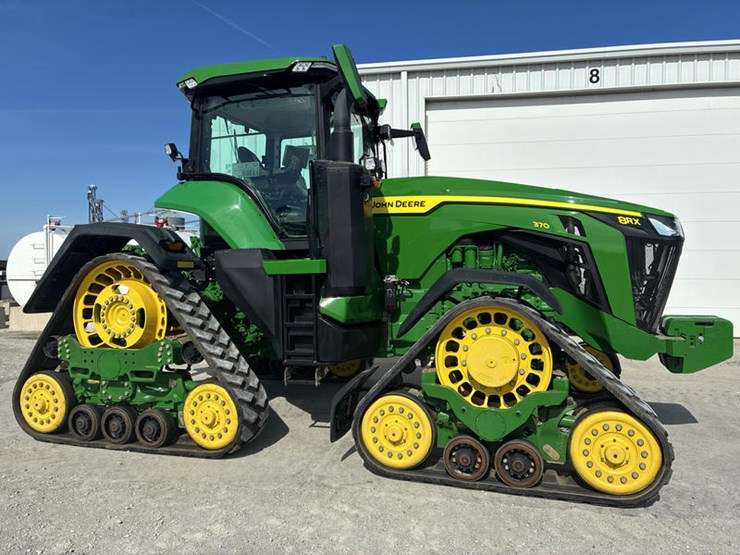 2021-john-deere-8rx-370-image-3