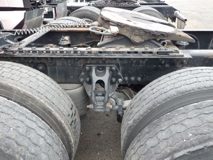 2022-kenworth-t680-image-22