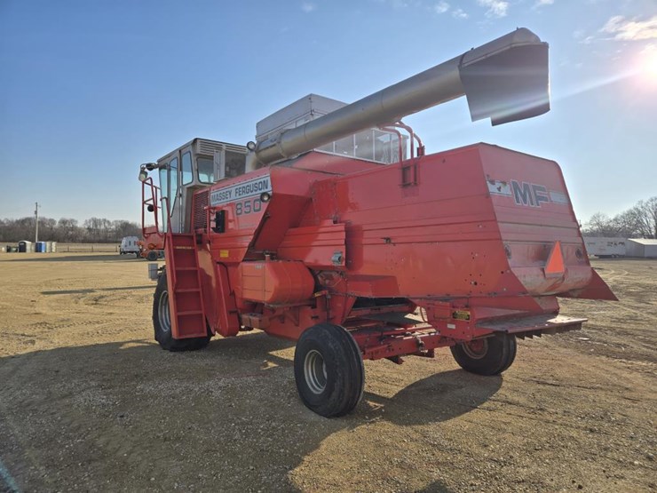 massey-ferguson-850-image-8