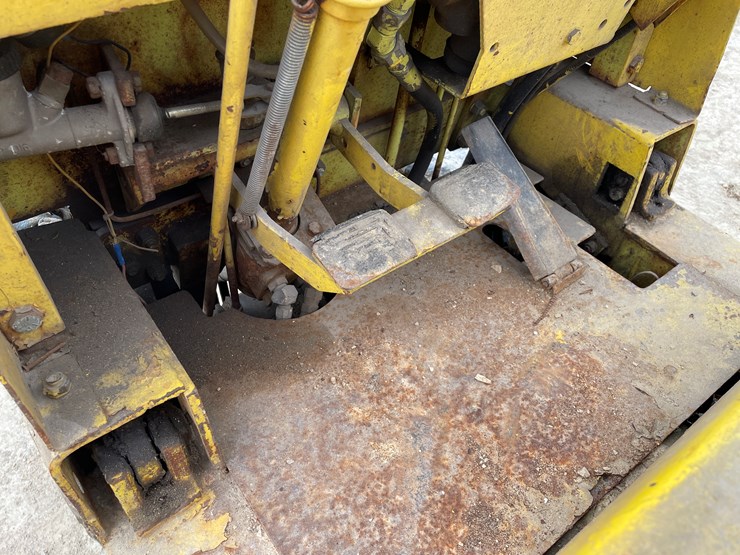 #4224-•-white-lp-forklift-image-14