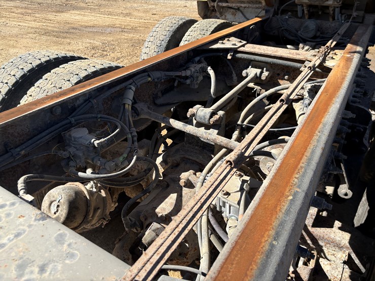 2009-peterbilt-340-image-74