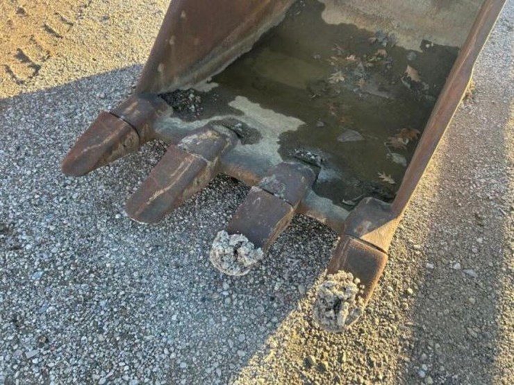 42-in.-excavator-bucket-image-3