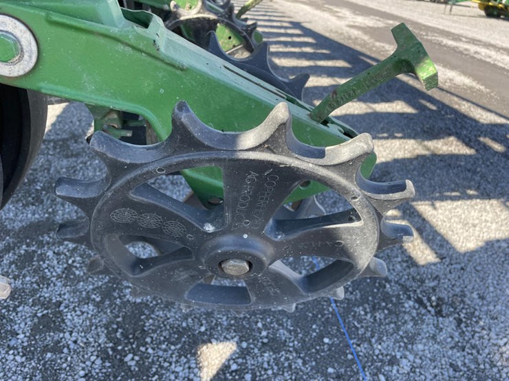 2004-john-deere-db90-image-27