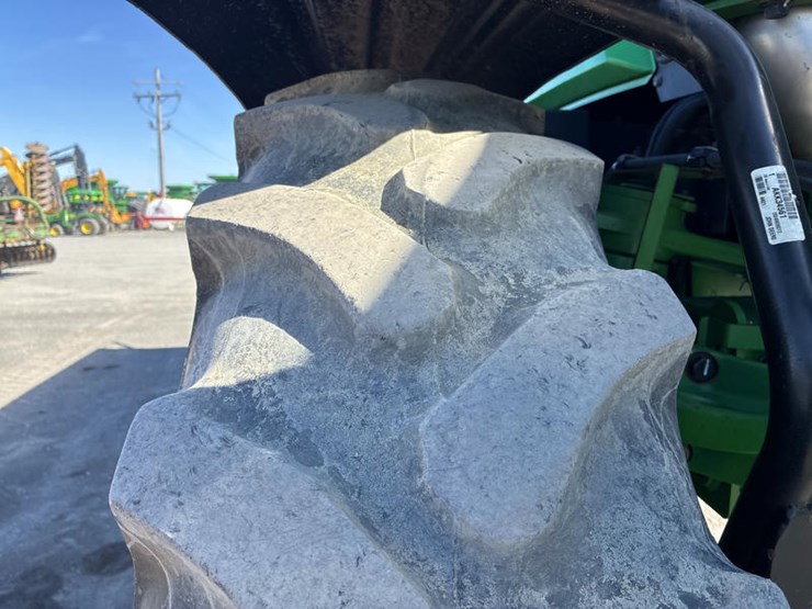 2022-john-deere-600r-image-13