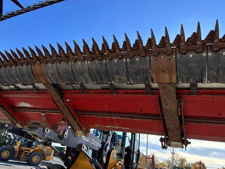 2011-case-ih-3020-image-35