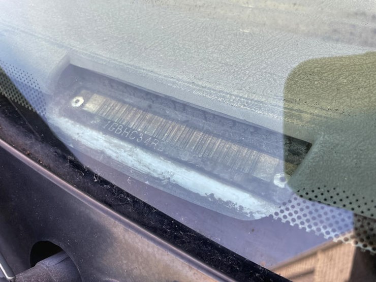 1997-chevrolet-3500-image-2