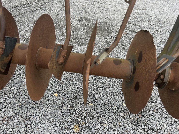 john-deere-230-image-25