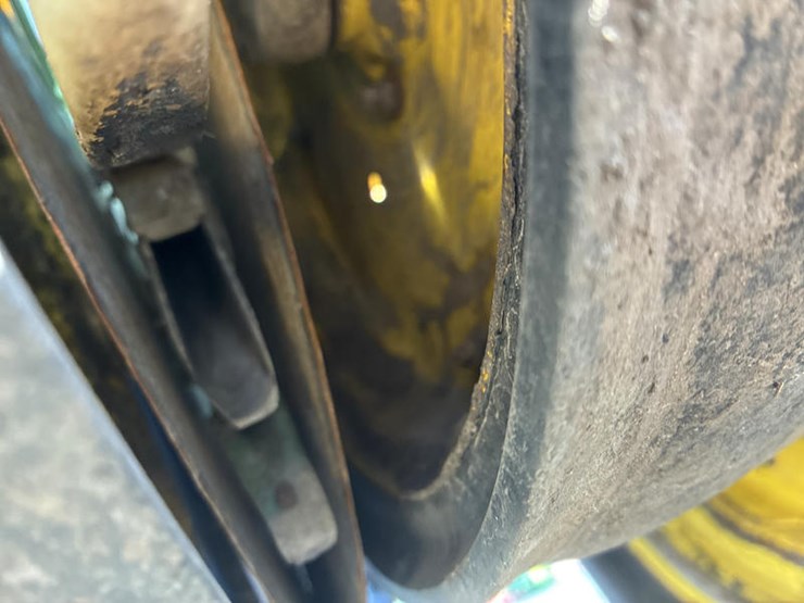 john-deere-7200-image-35