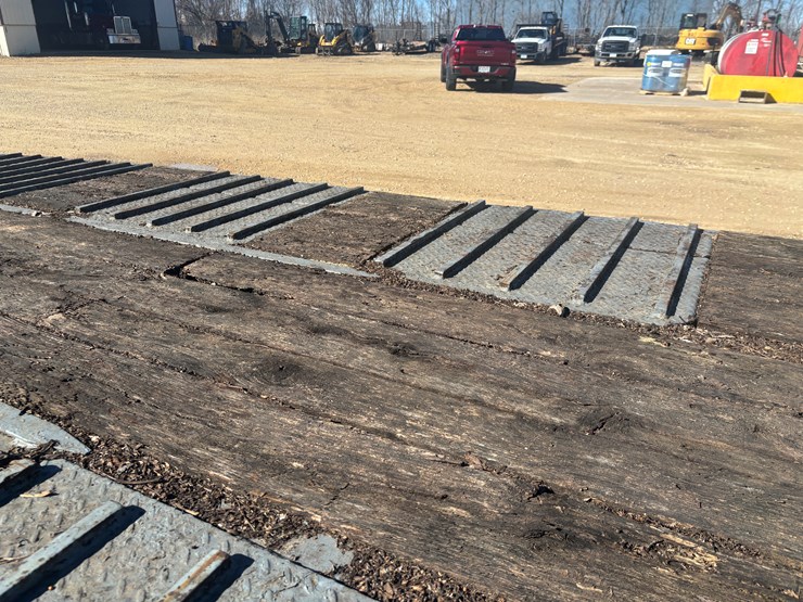 #2320-•-2008-interstate-30'-tri-axle-equipment-trailer-image-36