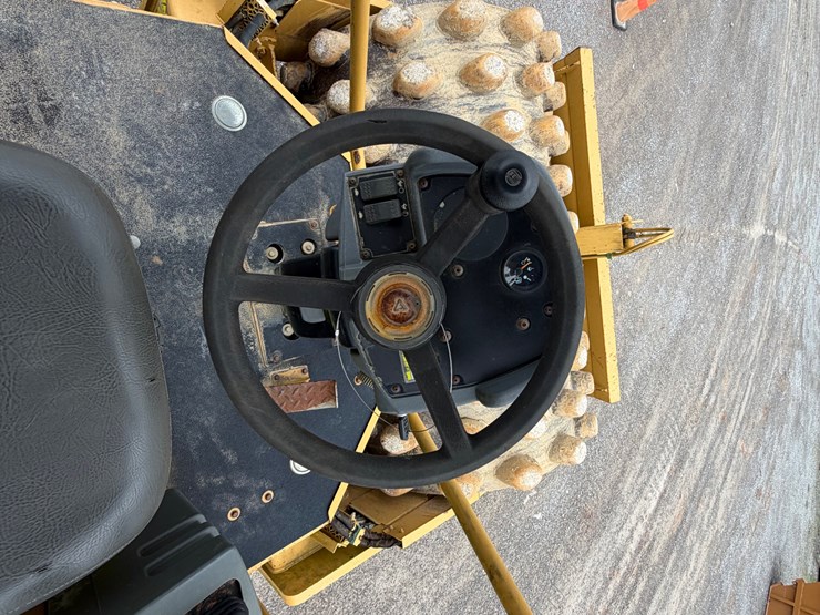 caterpillar-cp56-image-15