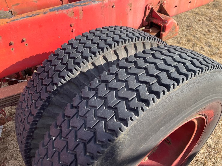 #4206-•-1951-mack-fire-truck-cab-and-chassis,-(no-title)-image-17