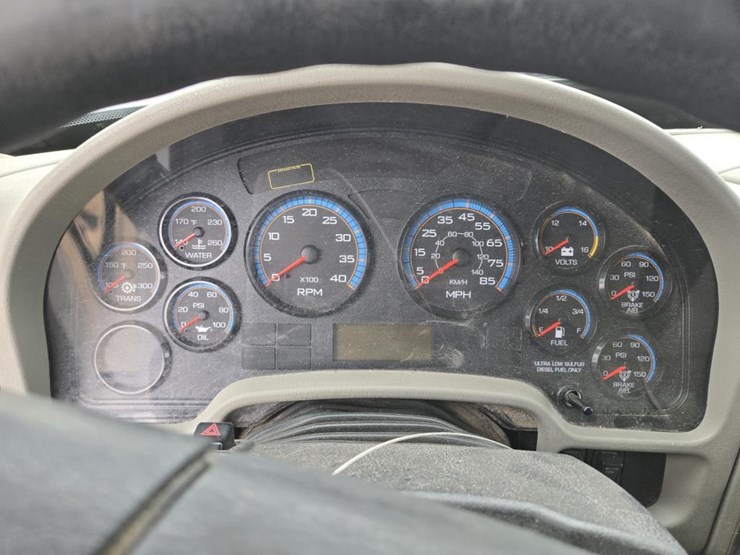 2014-international-7400-image-24