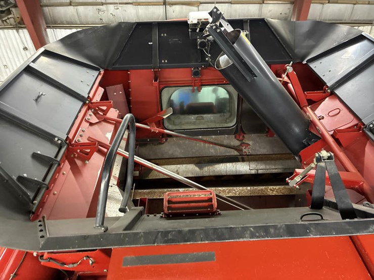 2012-case-ih-7230-image-84