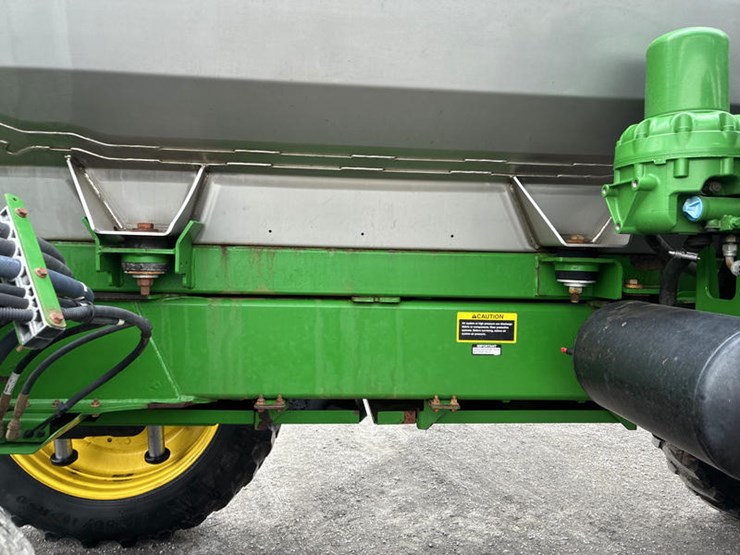 2017-john-deere-r4045-image-23