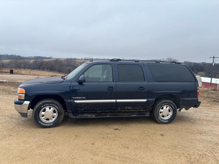 2003-gmc-yukon-image-2
