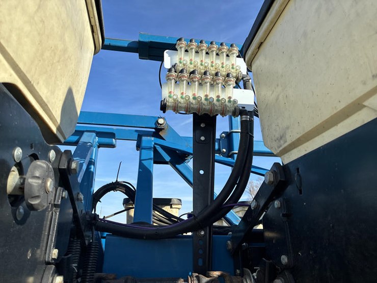 2010-kinze-3600-image-82