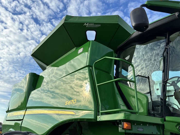 2015-john-deere-s670-image-15