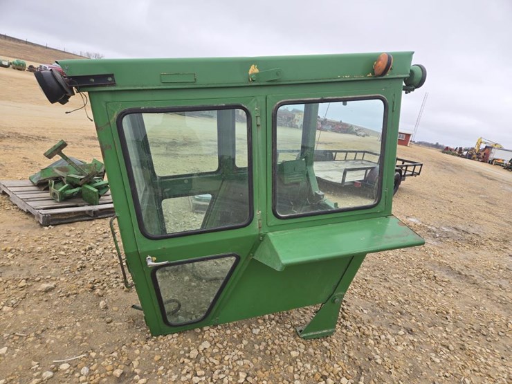 john-deere-3020-image-1