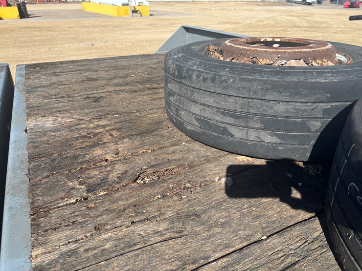 #2320-•-2008-interstate-30'-tri-axle-equipment-trailer-image-33