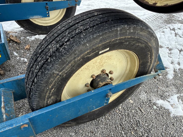 1997-kinze-2600-image-33