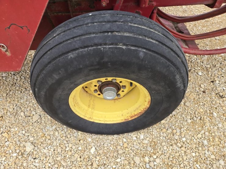 new-holland-315-image-4