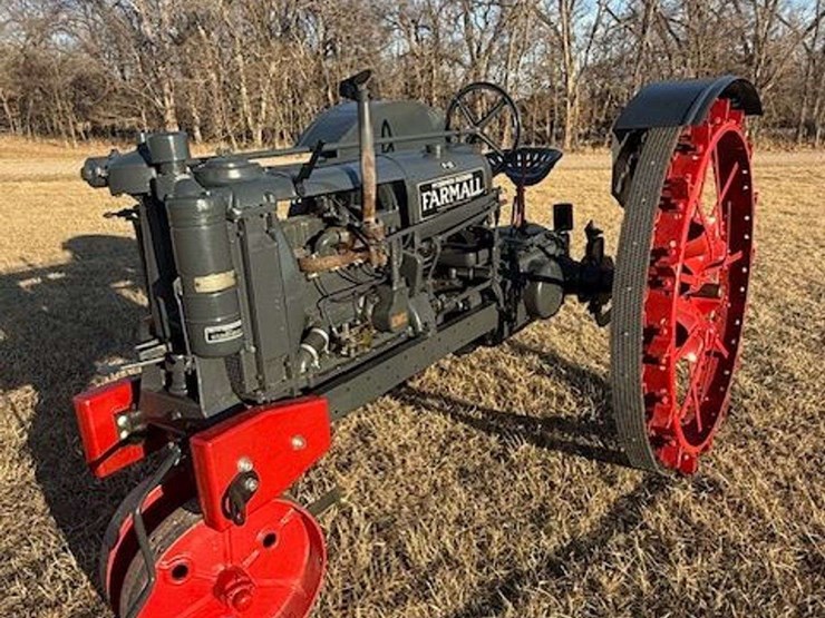 1936-farmall-f-12-image-2