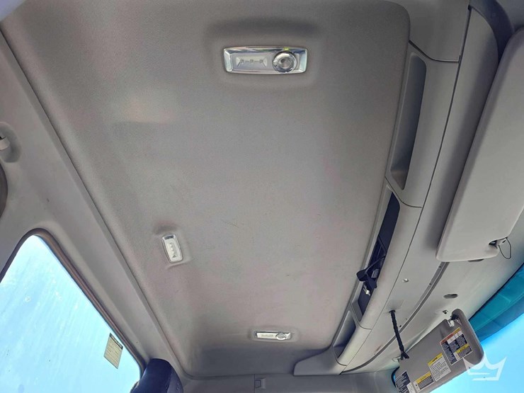 2019-kenworth-t880-image-33