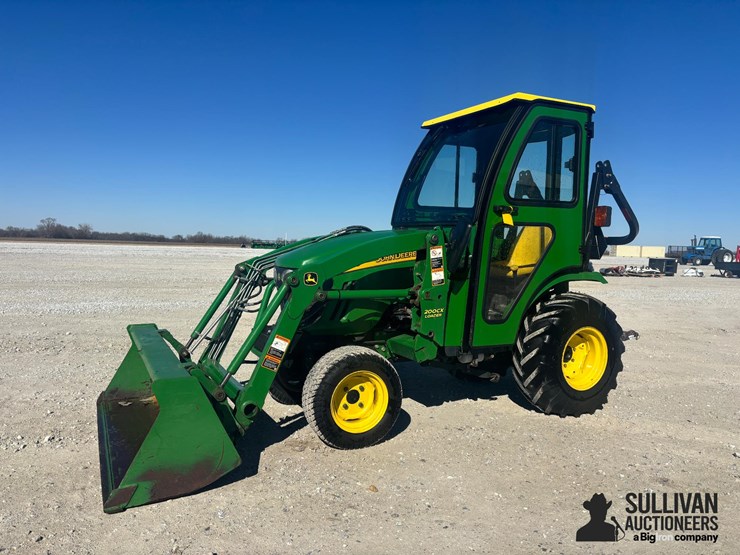 2011-john-deere-2320-image-1