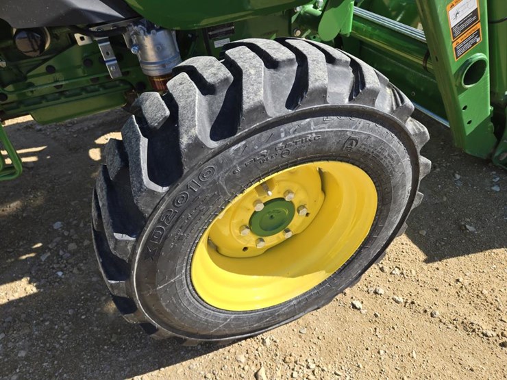 john-deere-4052m-image-11