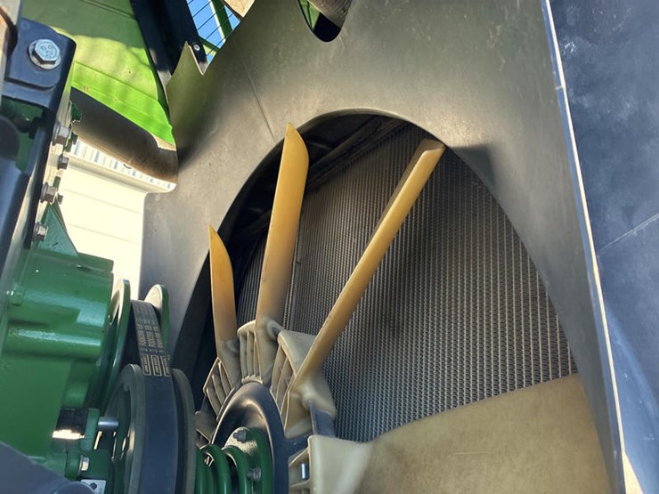 2013-john-deere-9510r-image-65